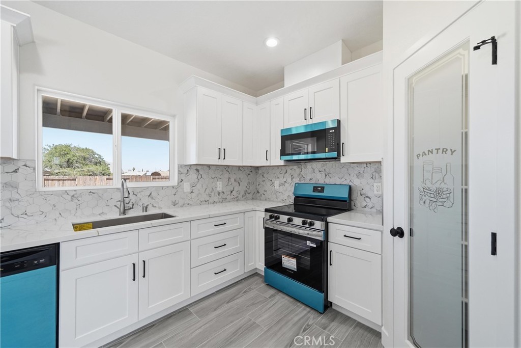 12658 Standing Bear Road Apple Valley, CA 92308 - Photo 16 of 39