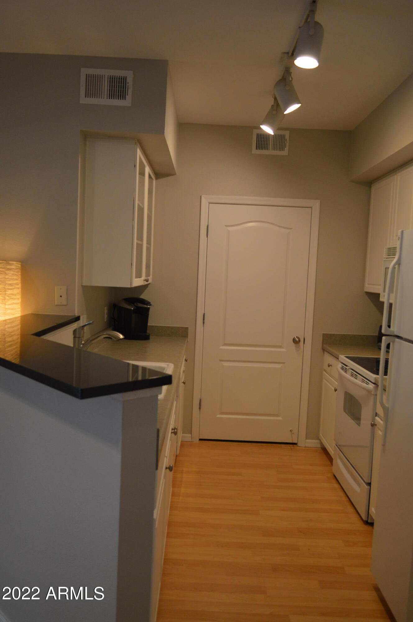 1701 East Colter Street, Unit 267 Phoenix, AZ 85016 - Photo 6 of 50 DSC_0071