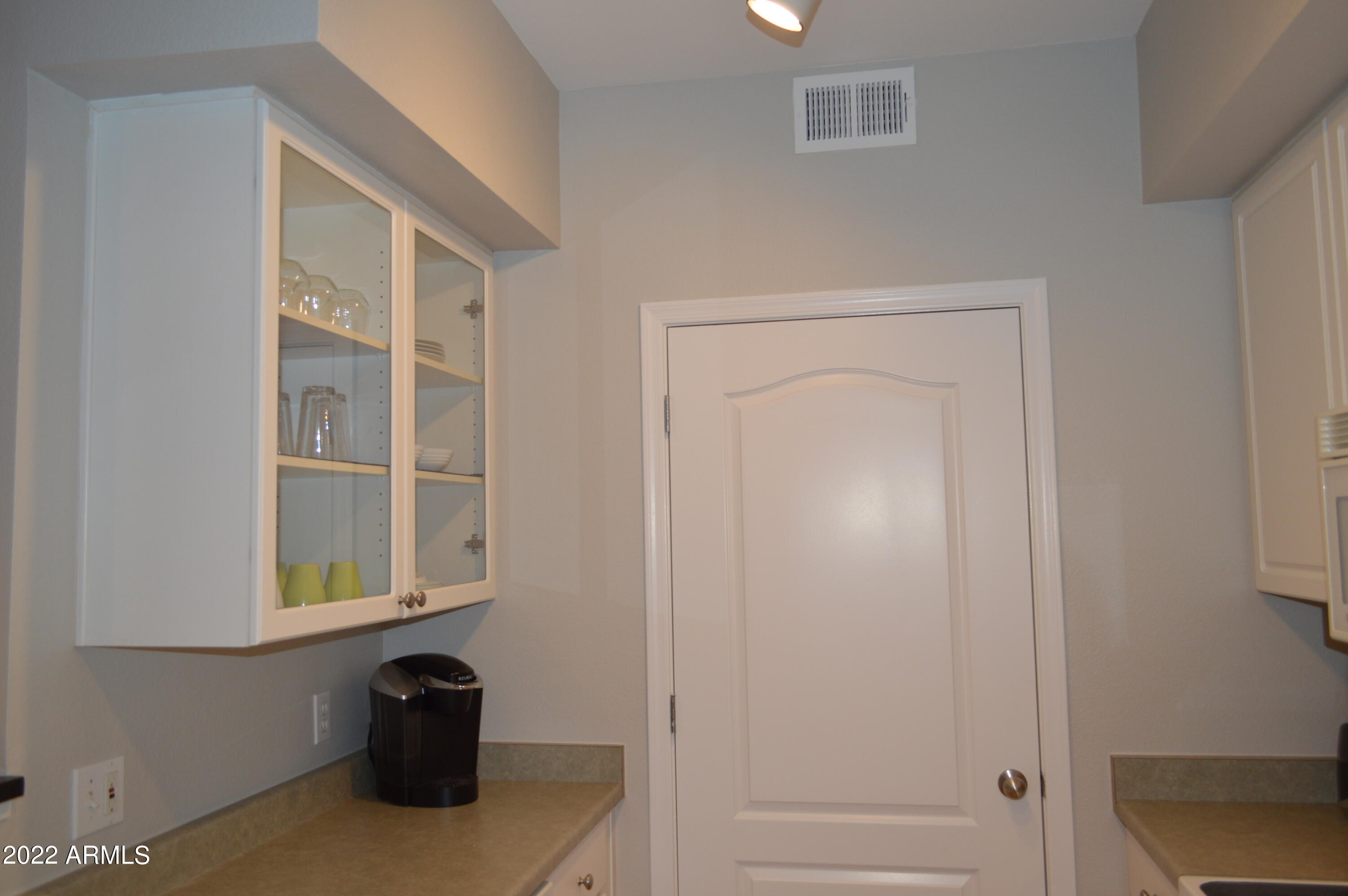1701 East Colter Street, Unit 267 Phoenix, AZ 85016 - Photo 7 of 50 DSC_0072