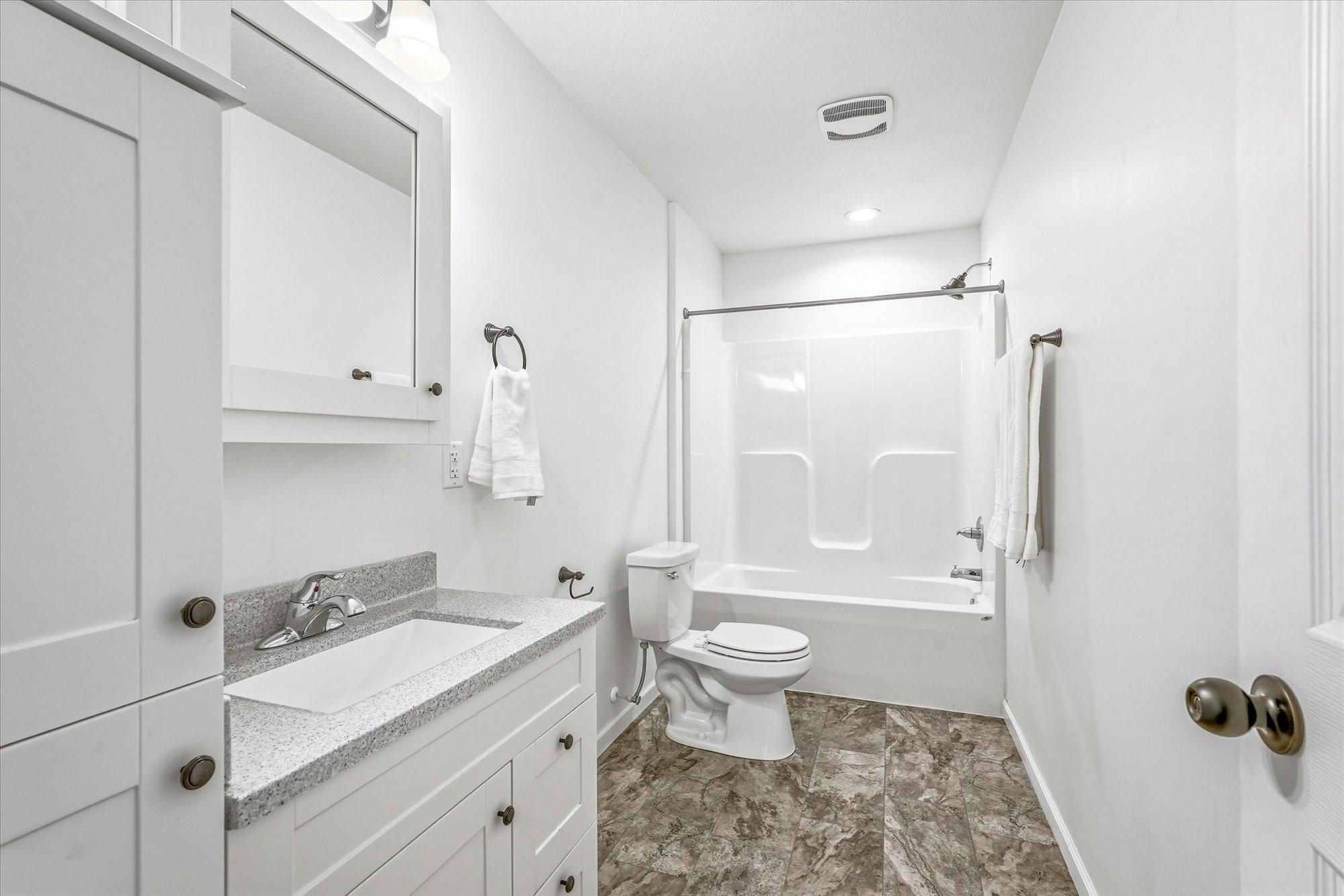 405 East Cheyenne Street Roberts, WI 54023 - Photo 19 of 36