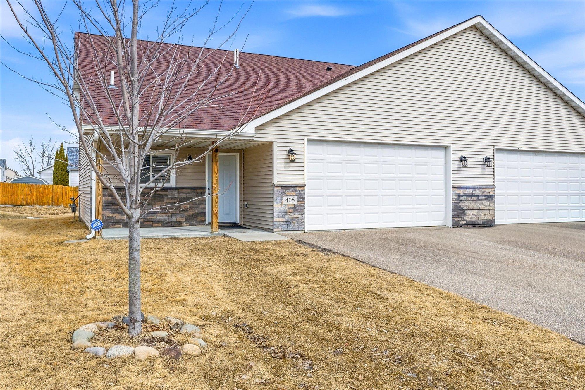 405 East Cheyenne Street Roberts, WI 54023 - Photo 3 of 36