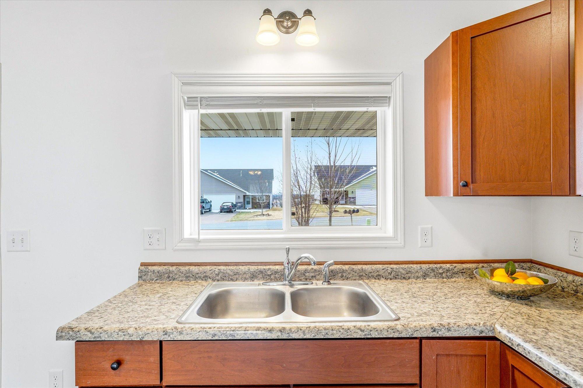 405 East Cheyenne Street Roberts, WI 54023 - Photo 10 of 36