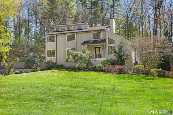 $949,000 | 286 Strobel Road, Trumbull, CT 06611