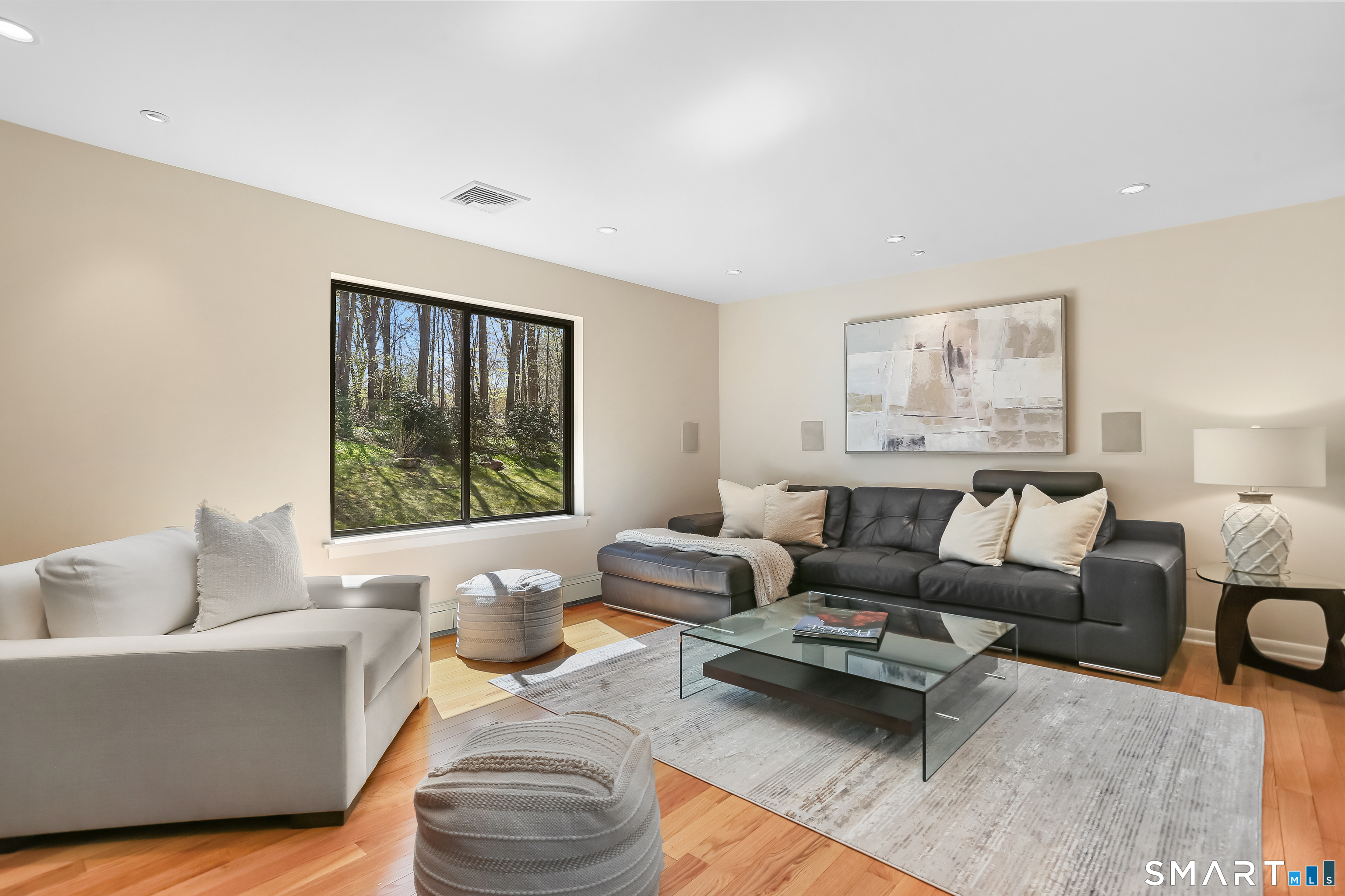 286 Strobel Road Trumbull, CT 06611 - Photo 16 of 39