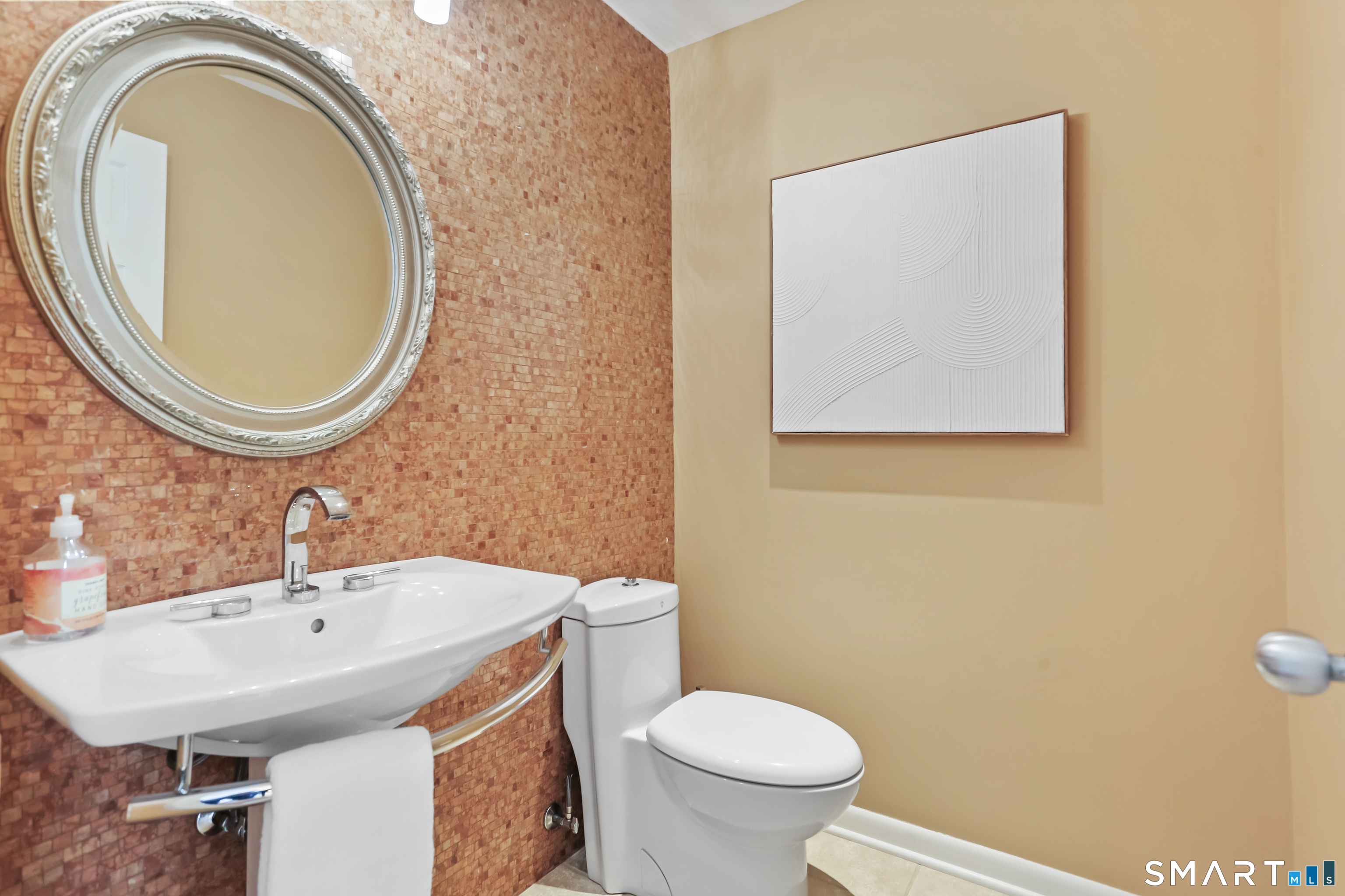 286 Strobel Road Trumbull, CT 06611 - Photo 19 of 39