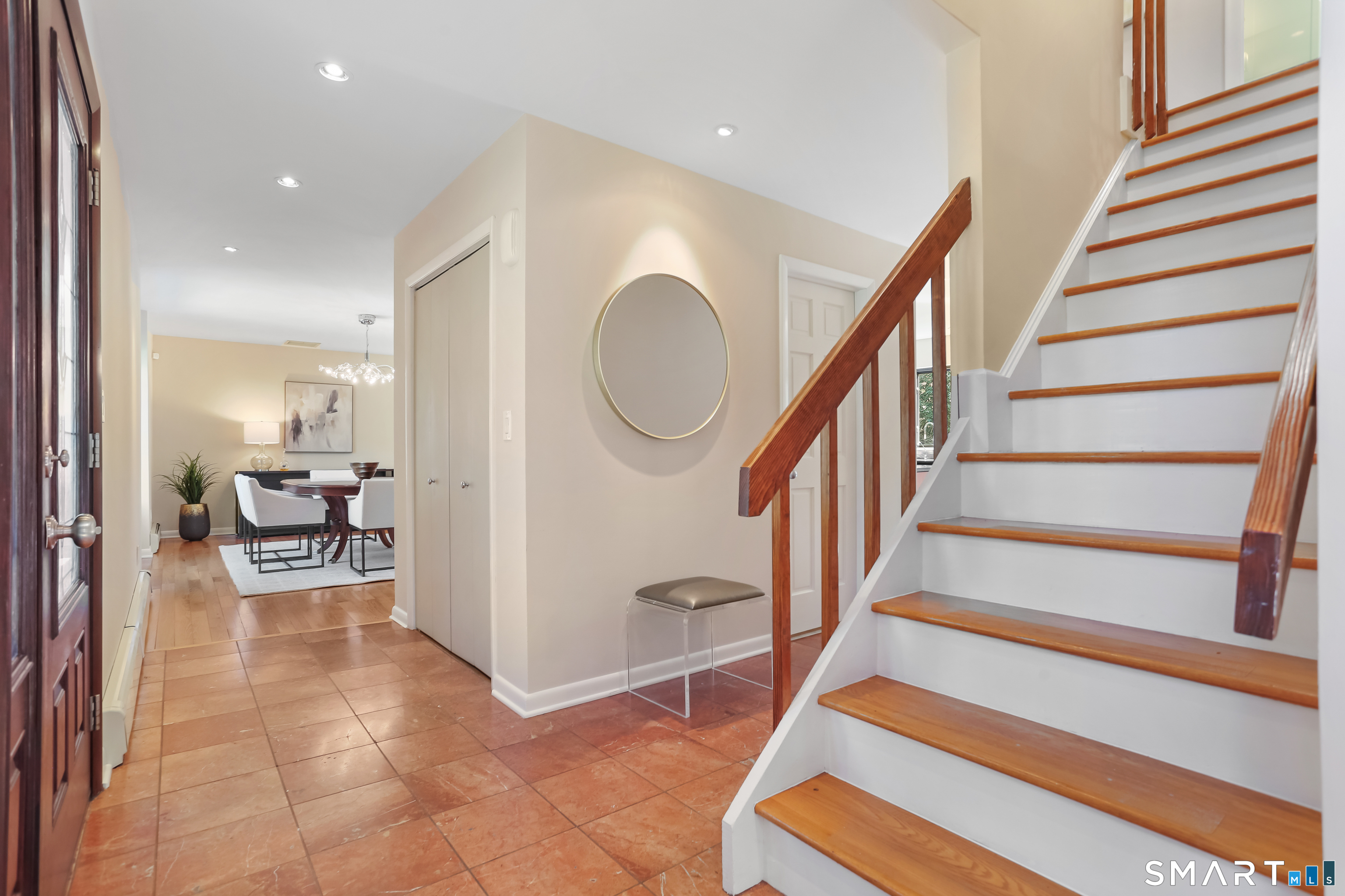 286 Strobel Road Trumbull, CT 06611 - Photo 3 of 39