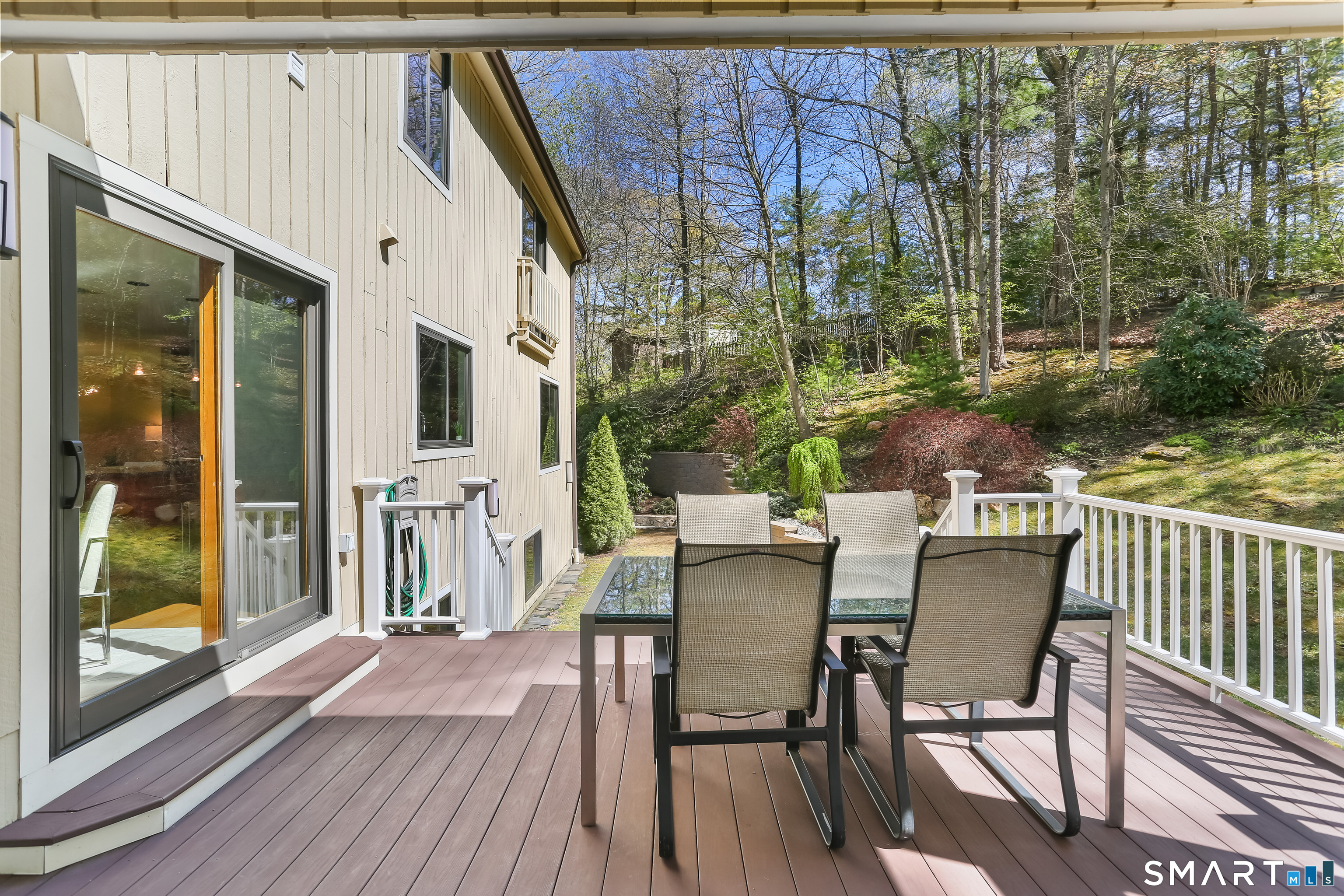 286 Strobel Road Trumbull, CT 06611 - Photo 33 of 39