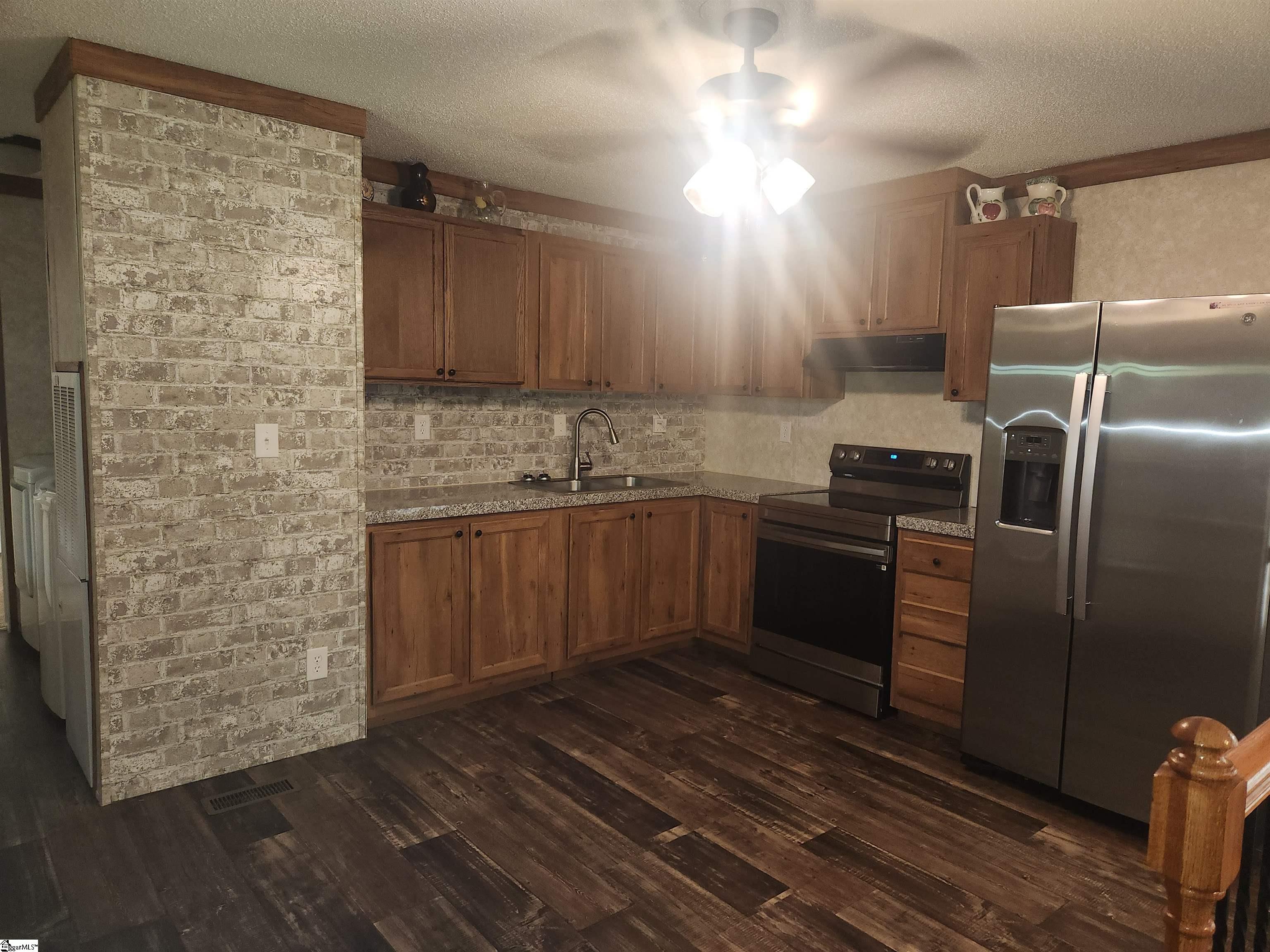 1638 Barnett Road Cross Hill, SC 29332 - Photo 4 of 18 Gallery Image 4