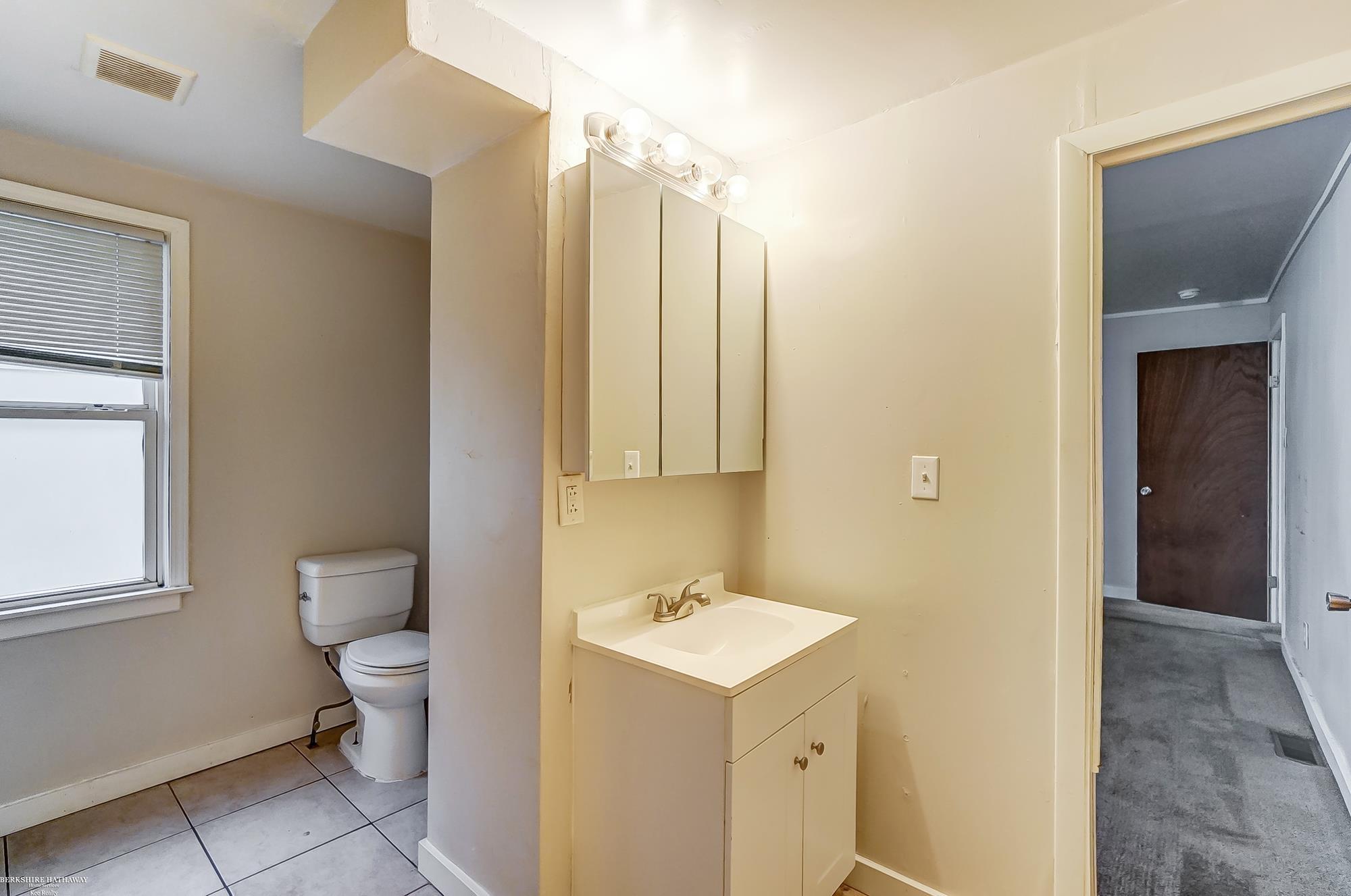 82 Forest Street River Rouge, MI 48218 - Photo 18 of 43 50161382-2fe956c8-8d7c-4523-afdd-4713c97e788e.JPG