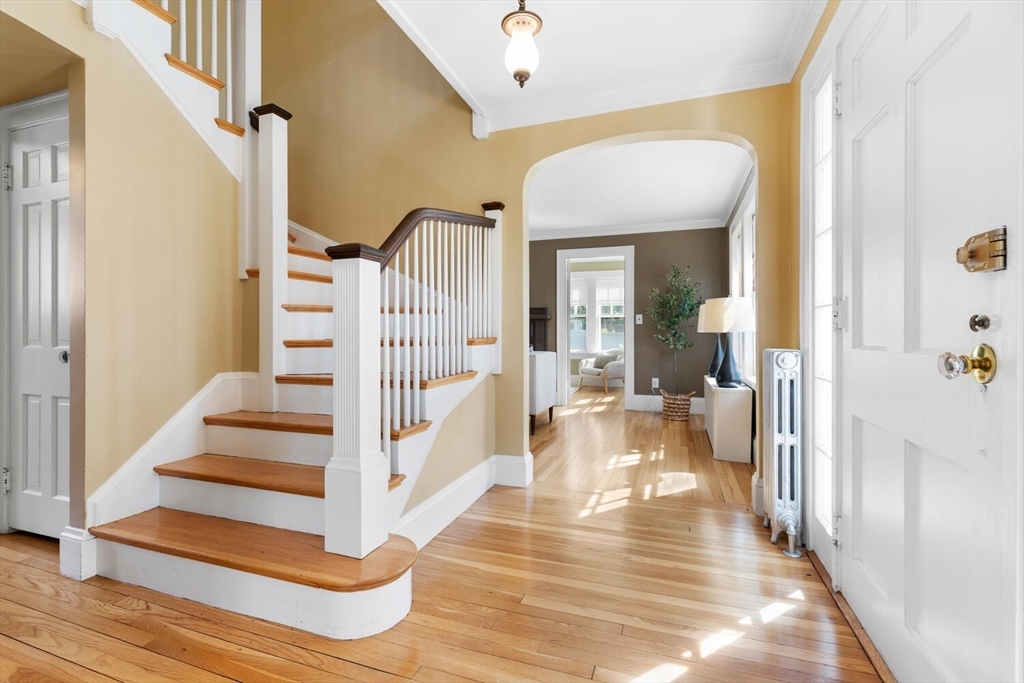 40 Sargent Road Winchester, MA 01890 - Photo 3 of 37