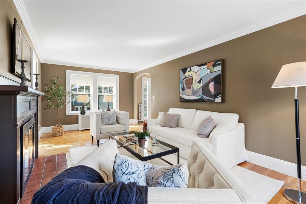 40 Sargent Road Winchester, MA 01890 - Photo 6 of 37