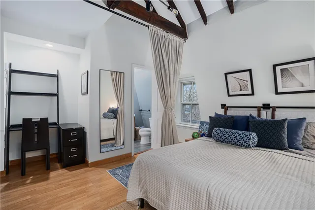 $2,700 | 35 Pelham Street, Unit PHE, Newport, RI 02840