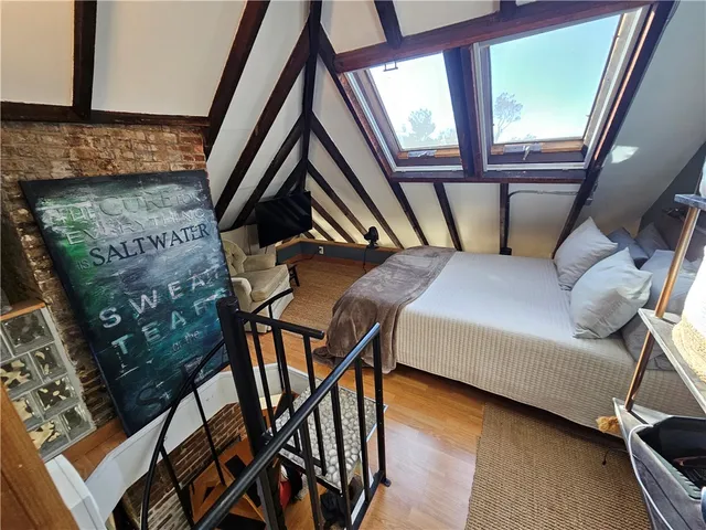 $2,700 | 35 Pelham Street, Unit PHE, Newport, RI 02840