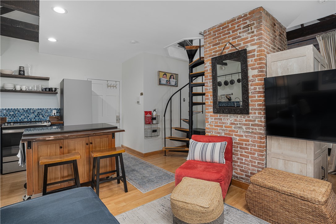 35 Pelham Street, Unit PHE Newport, RI 02840 - Photo 5 of 17