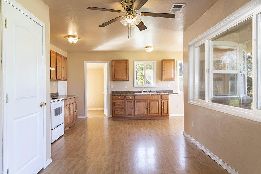 563 Glenbrook Loop Road Riddle, OR 97469 - Photo 6 of 38 5