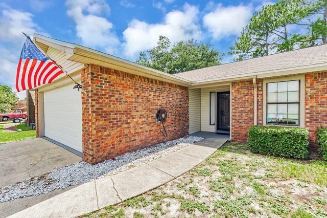 $345,000 | 225 Seville Circle, Mary Esther, FL 32569