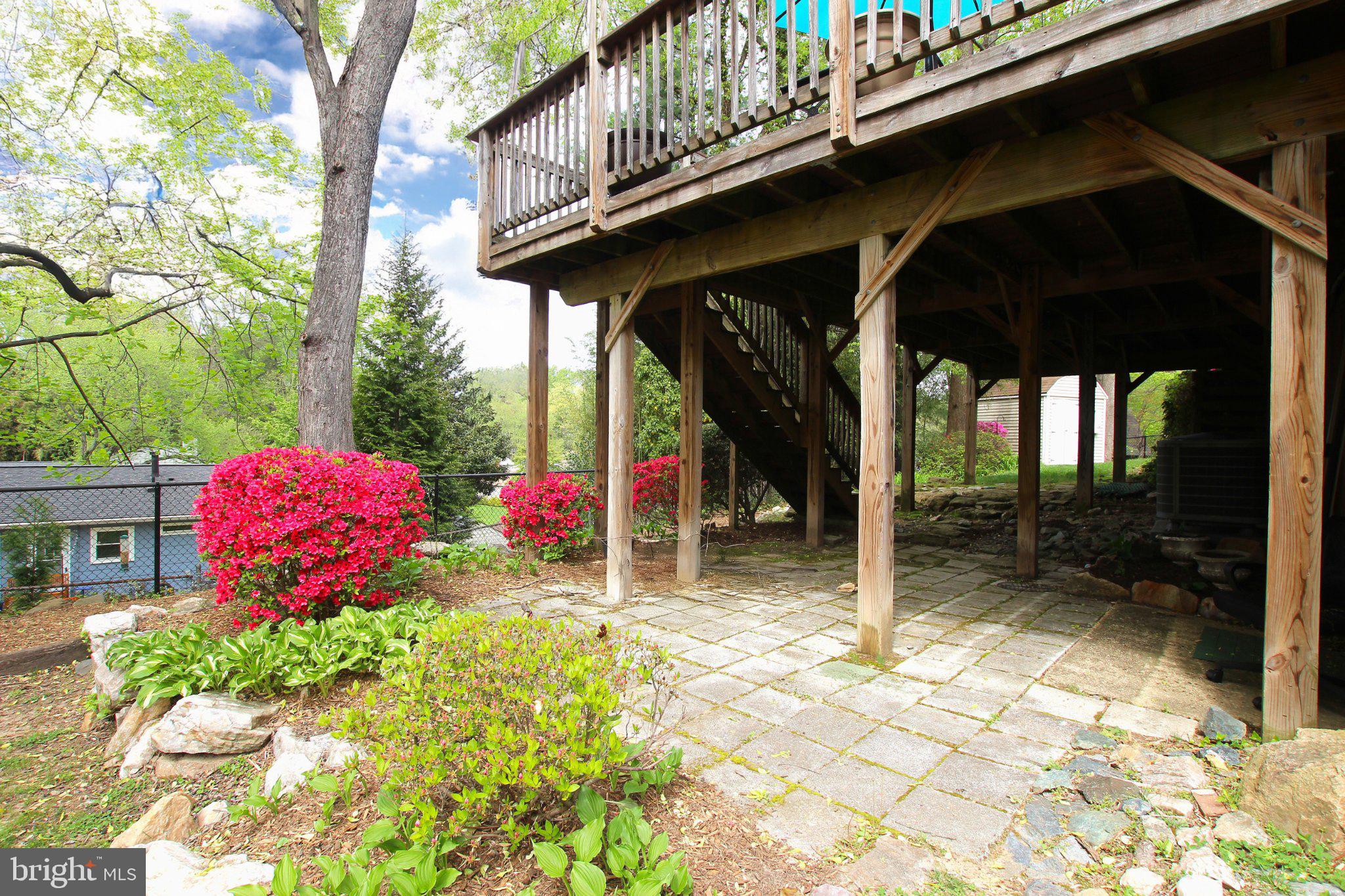 8502 Ivybridge Court Springfield, VA 22152 - Photo 29 of 31 a front view of a house