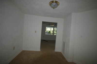 4384 Van Winkle Road Southwest Roanoke, VA 24014 - Photo 3 of 11 LIVING ROOM