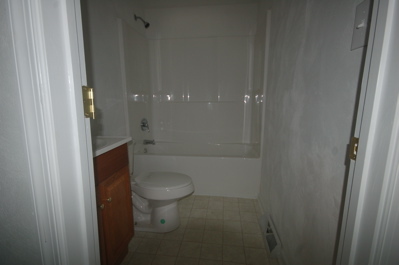 4384 Van Winkle Road Southwest Roanoke, VA 24014 - Photo 7 of 11 BATH