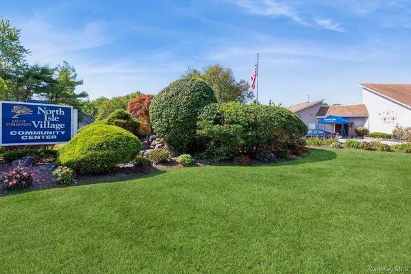 $229,990 | 1 Aspen Court, Unit 1, Coram, NY 11727