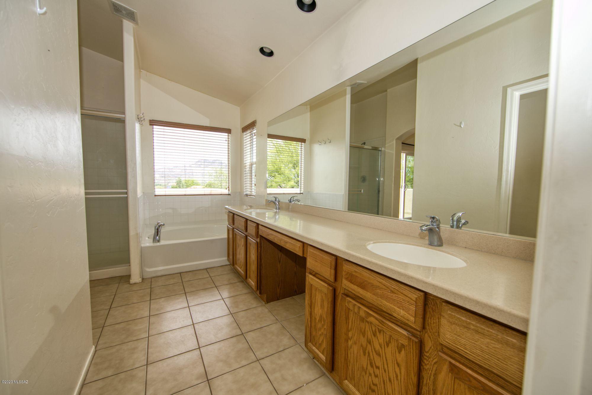 1073 San Tropez Court Rio Rico, AZ 85648 - Photo 13 of 31 Gallery Image 13