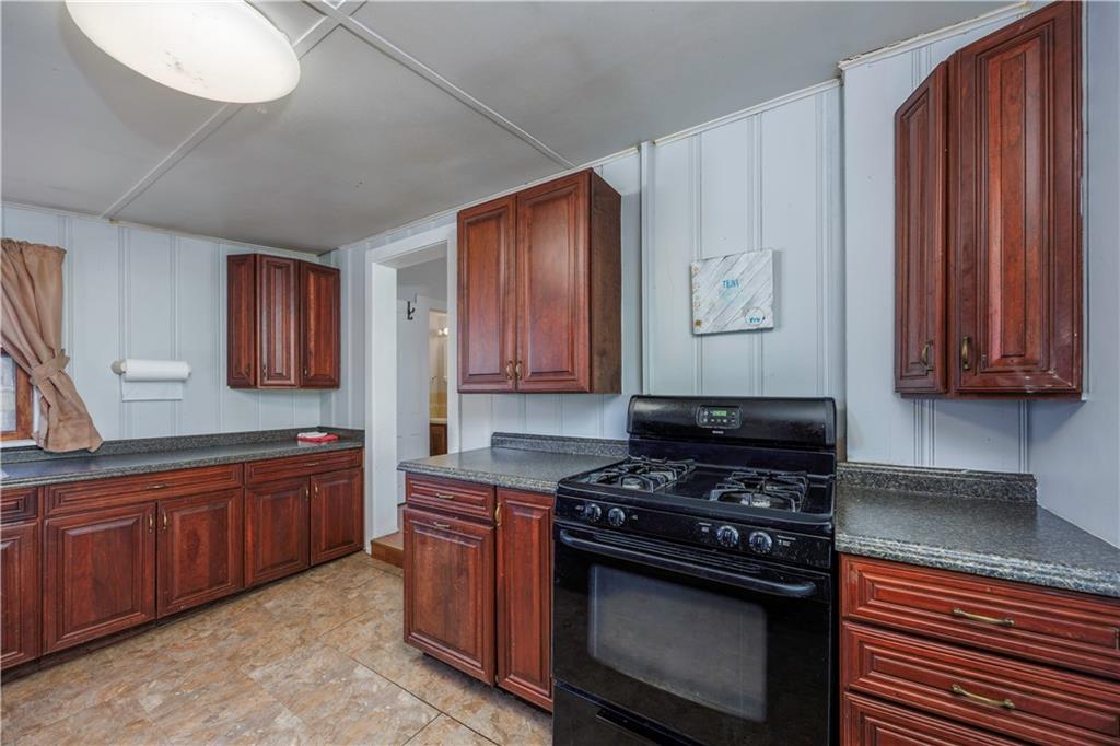 716 North 12th Street Independence, KS 67301 - Photo 10 of 27