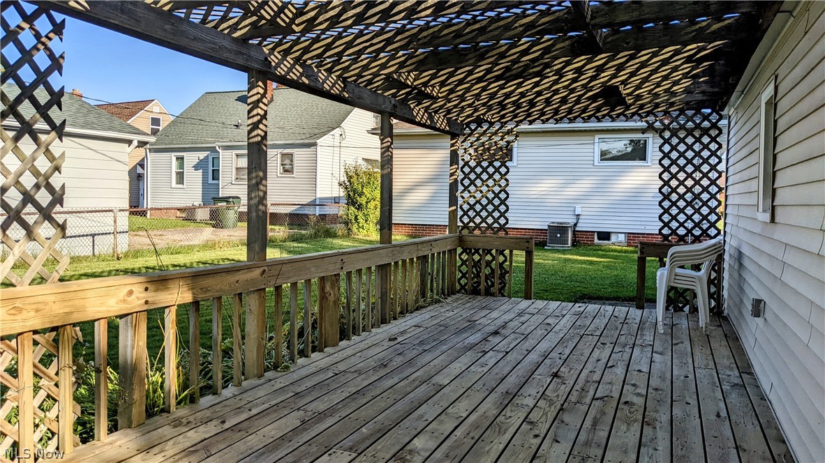 540 Dickerson Road Willowick, OH 44095 - Photo 4 of 31