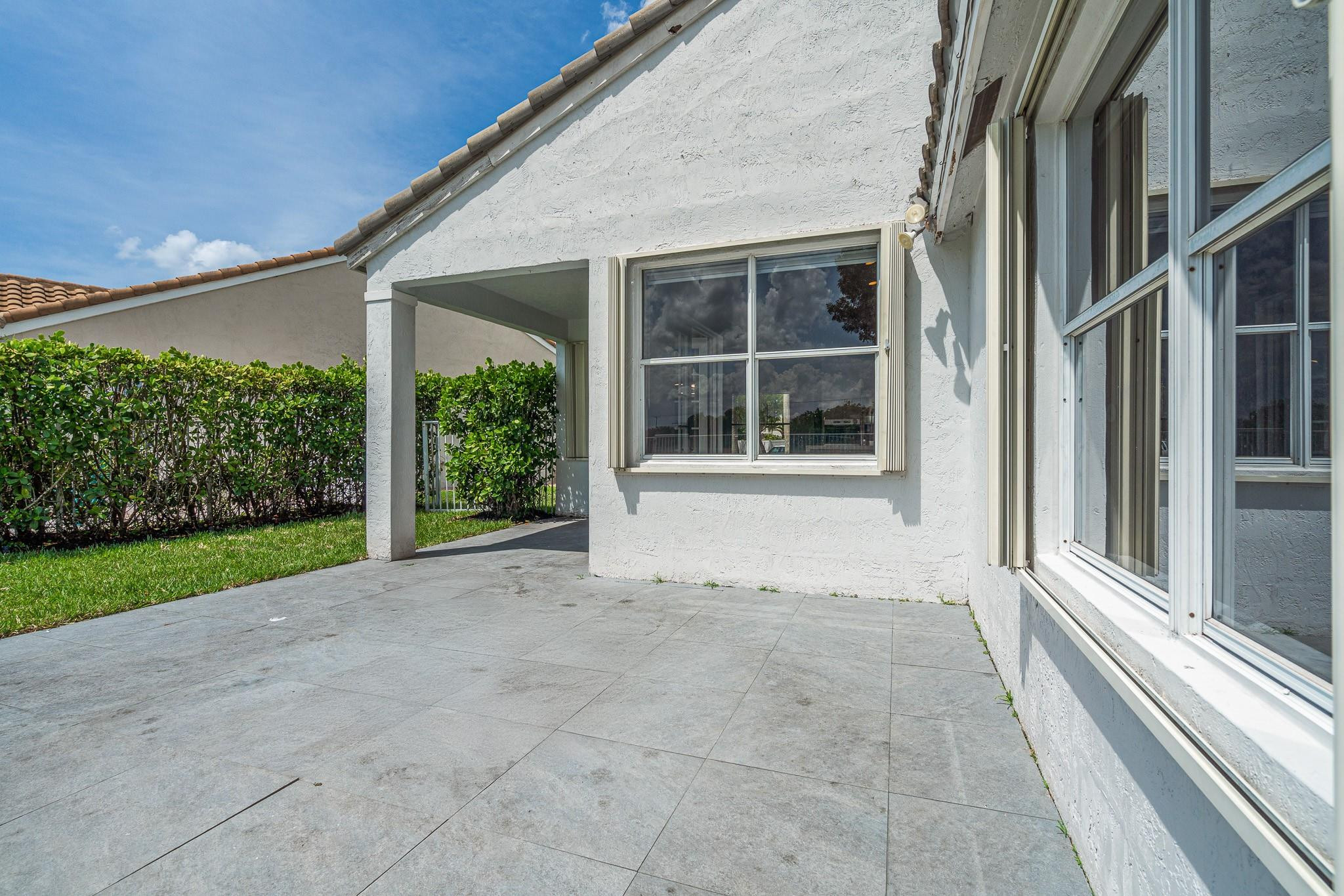 951 Falling Water Road Weston, FL 33326 - Photo 26 of 35 Photo 26