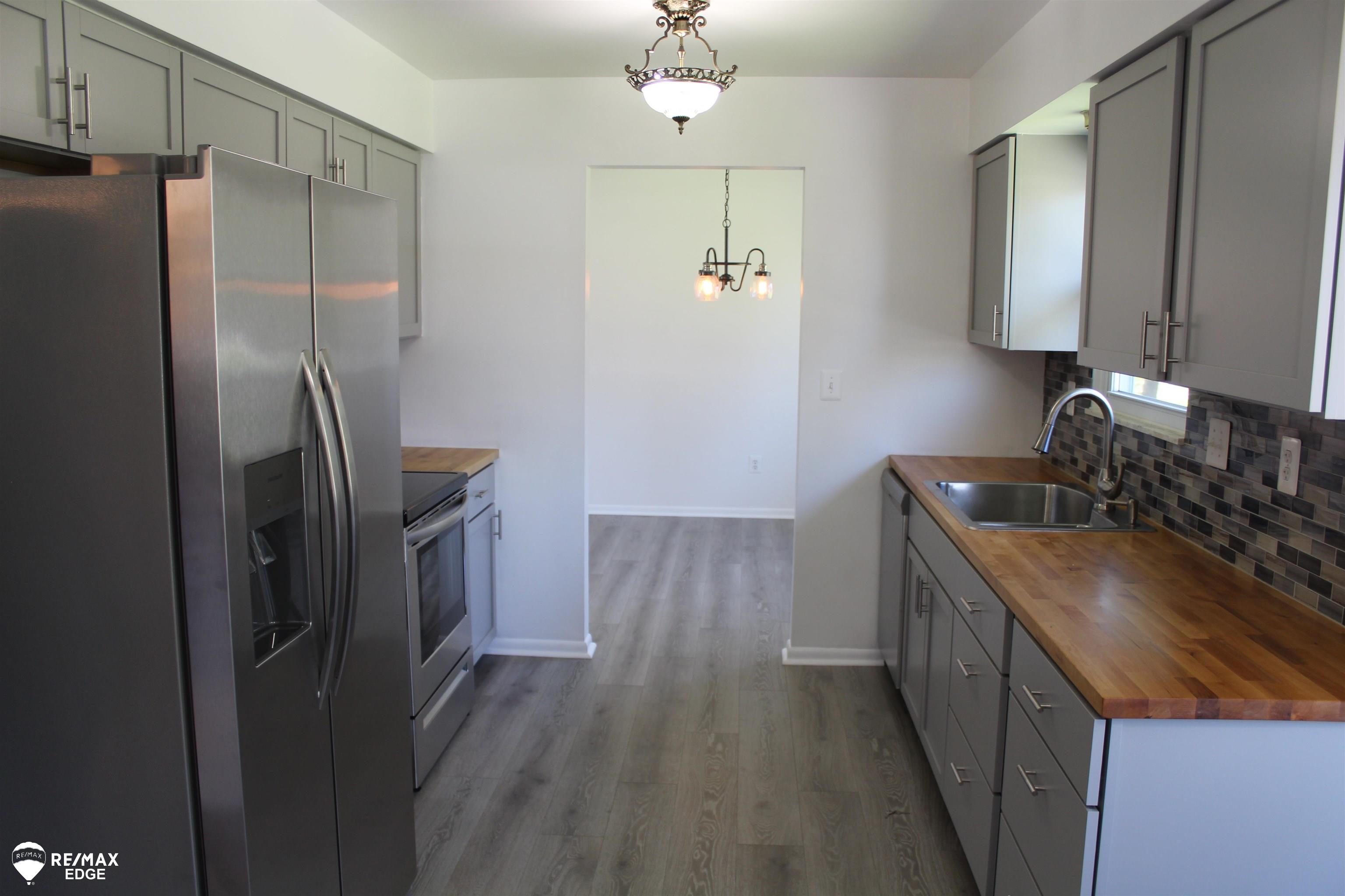 8327 Davison Road Davison, MI 48423 - Photo 9 of 22