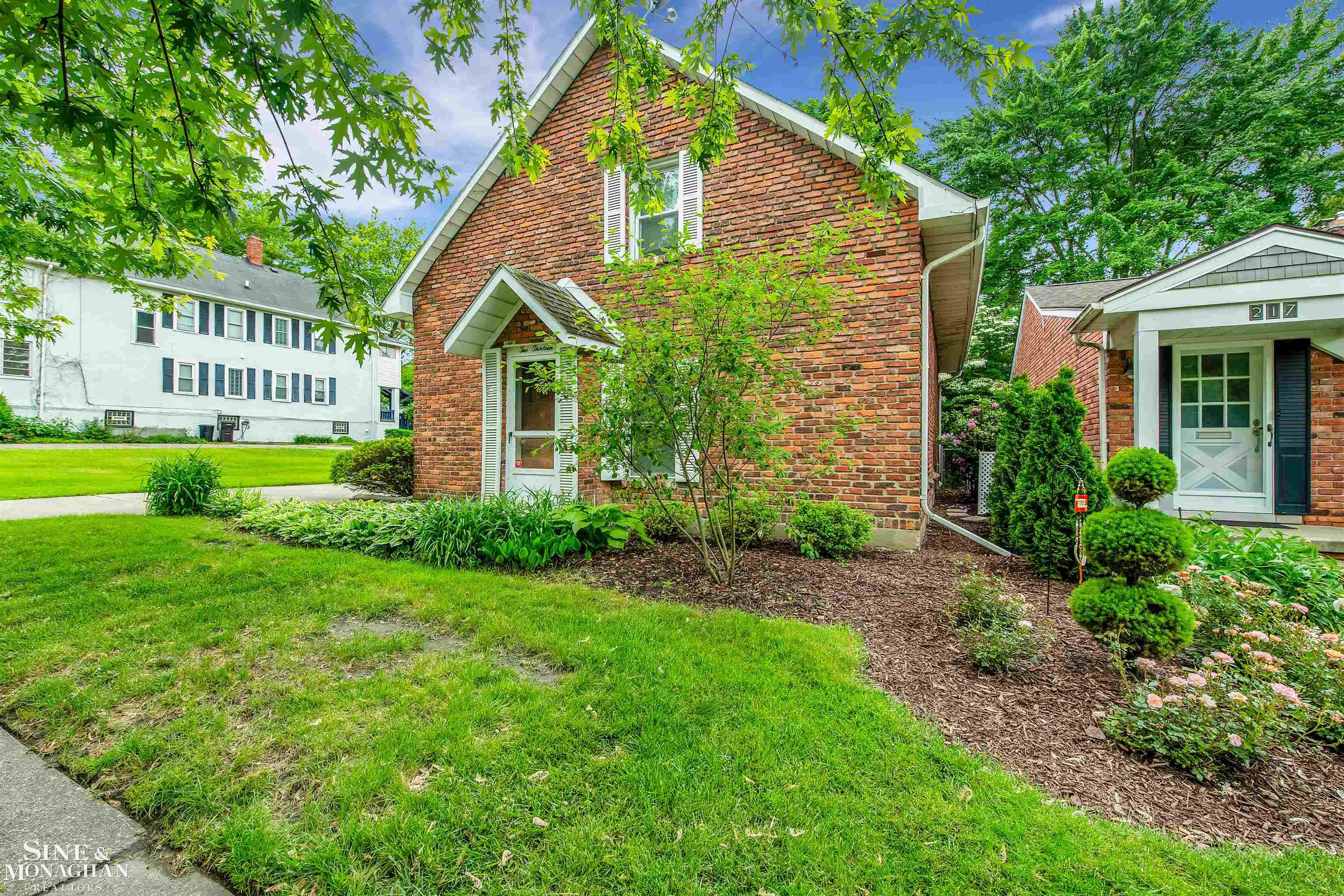 213 Muir Road Grosse Pointe Farms, MI 48236 - Photo 19 of 21