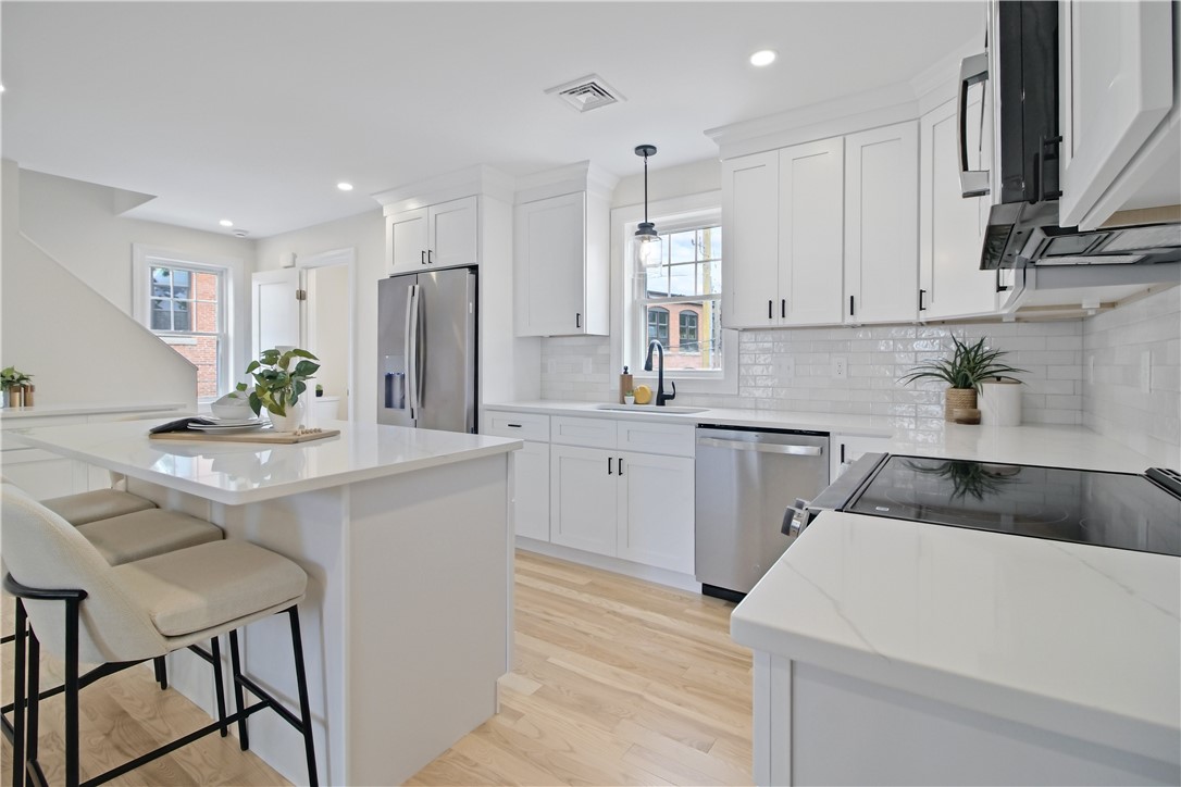 91 Croade Street Warren, RI 02885 - Photo 7 of 33