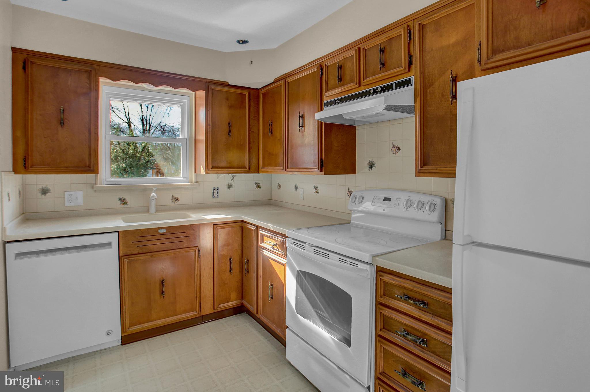 110 Wayne Drive Harrisburg, PA 17112 - Photo 4 of 11