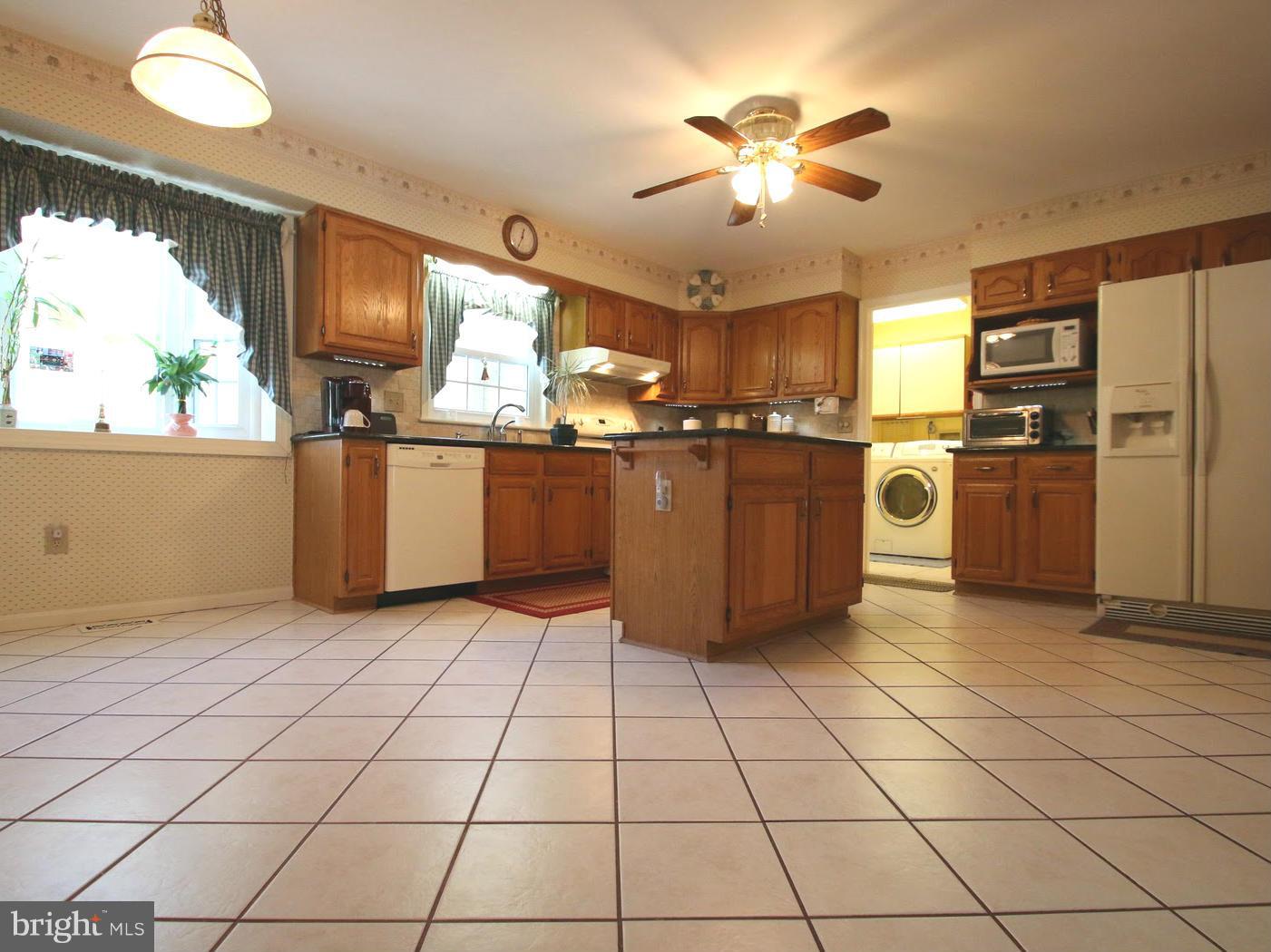 905 Wampler Road Baltimore, MD 21220 - Photo 12 of 30 Granite Counters