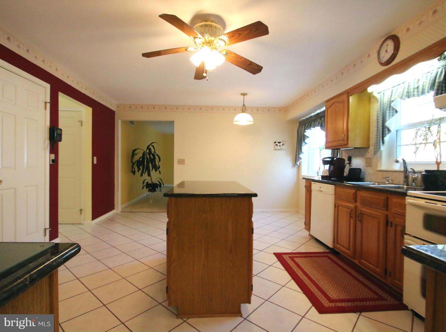 905 Wampler Road Baltimore, MD 21220 - Photo 14 of 30 Room for Eating-In!