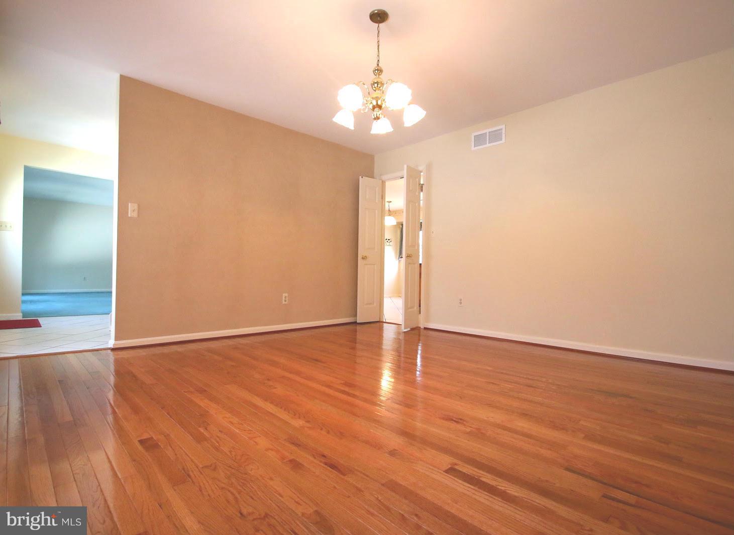 905 Wampler Road Baltimore, MD 21220 - Photo 17 of 30 Separate Dining Room