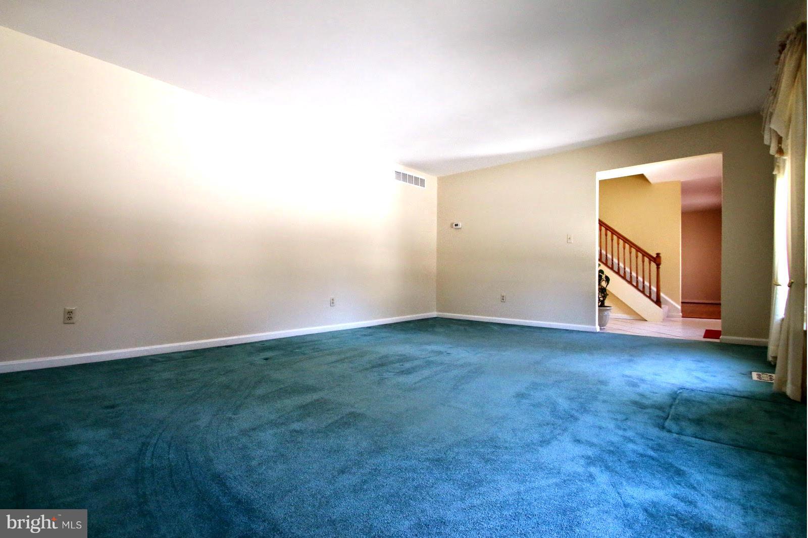905 Wampler Road Baltimore, MD 21220 - Photo 19 of 30 Living Room