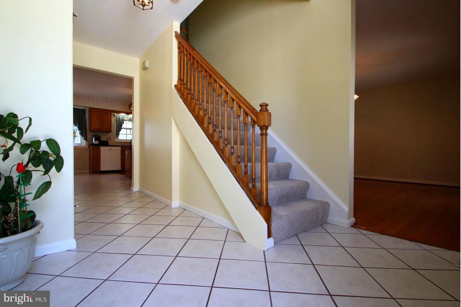 905 Wampler Road Baltimore, MD 21220 - Photo 21 of 30 Front Foyer