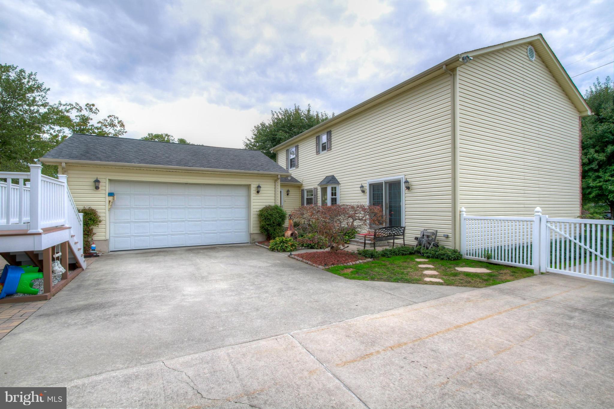 905 Wampler Road Baltimore, MD 21220 - Photo 7 of 30 TRUE 2 Car Garage!