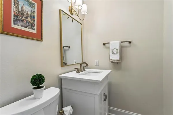 $2,400 | 712 Edinburgh Court, Mandeville, LA 70448