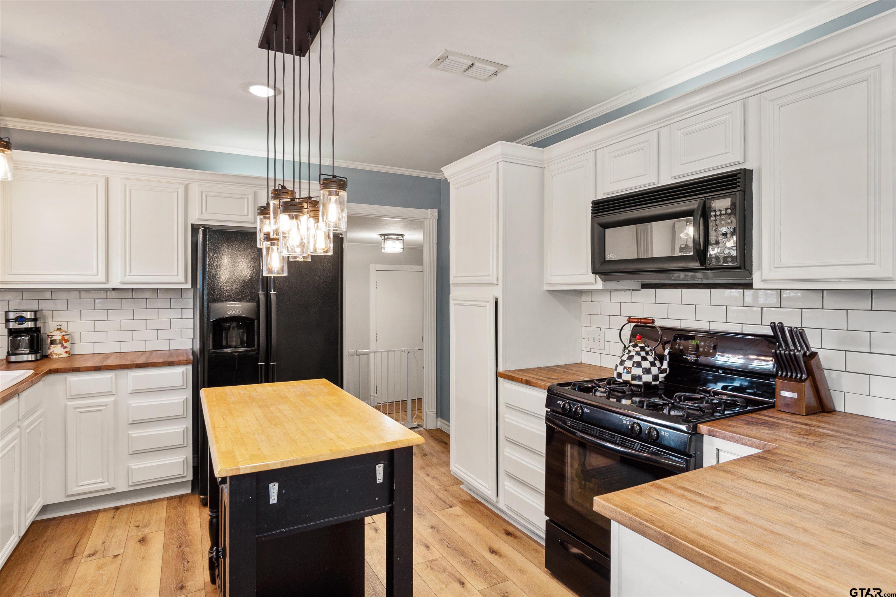 1738 Sampson Drive Tyler, TX 75701 - Photo 11 of 26