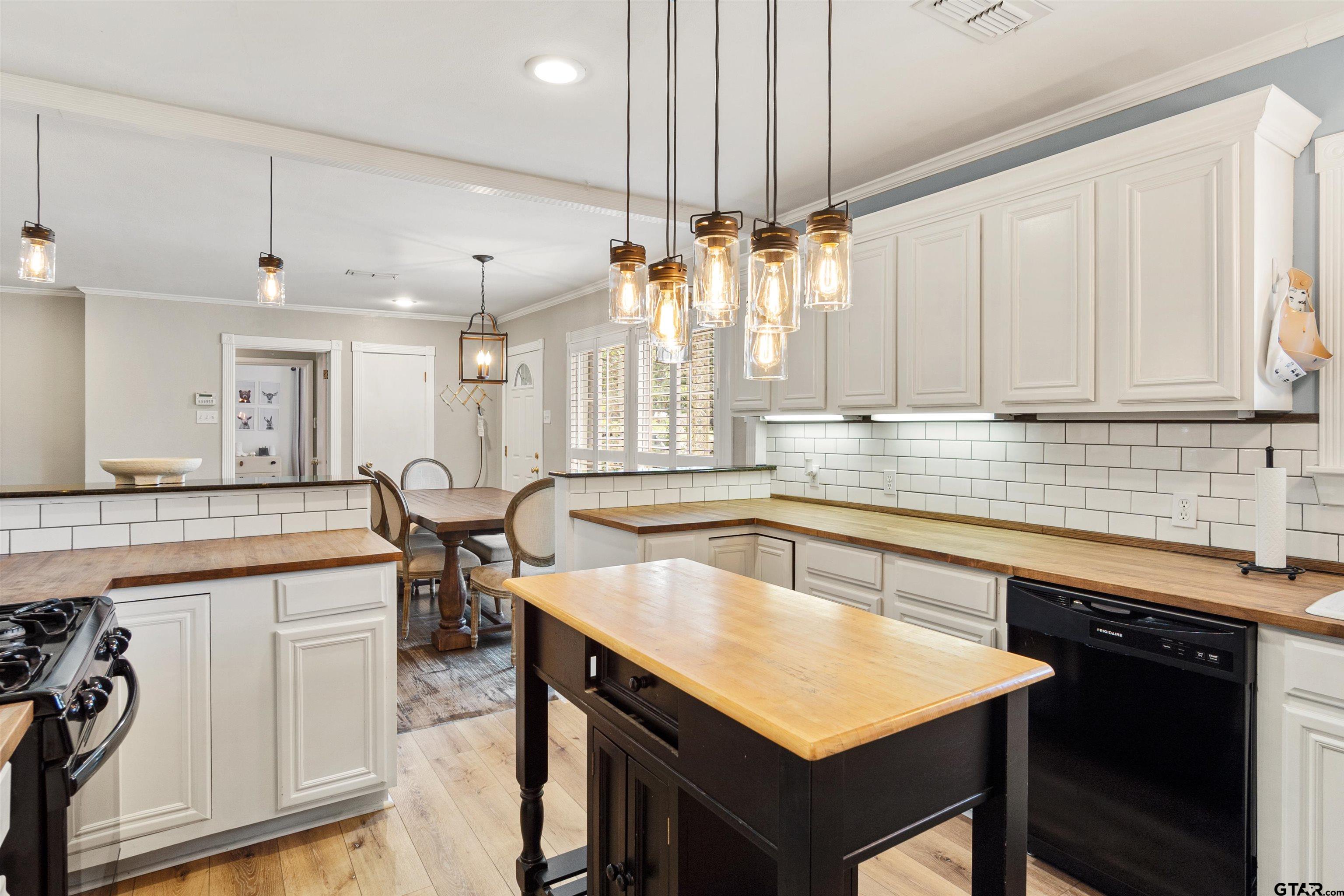 1738 Sampson Drive Tyler, TX 75701 - Photo 12 of 26