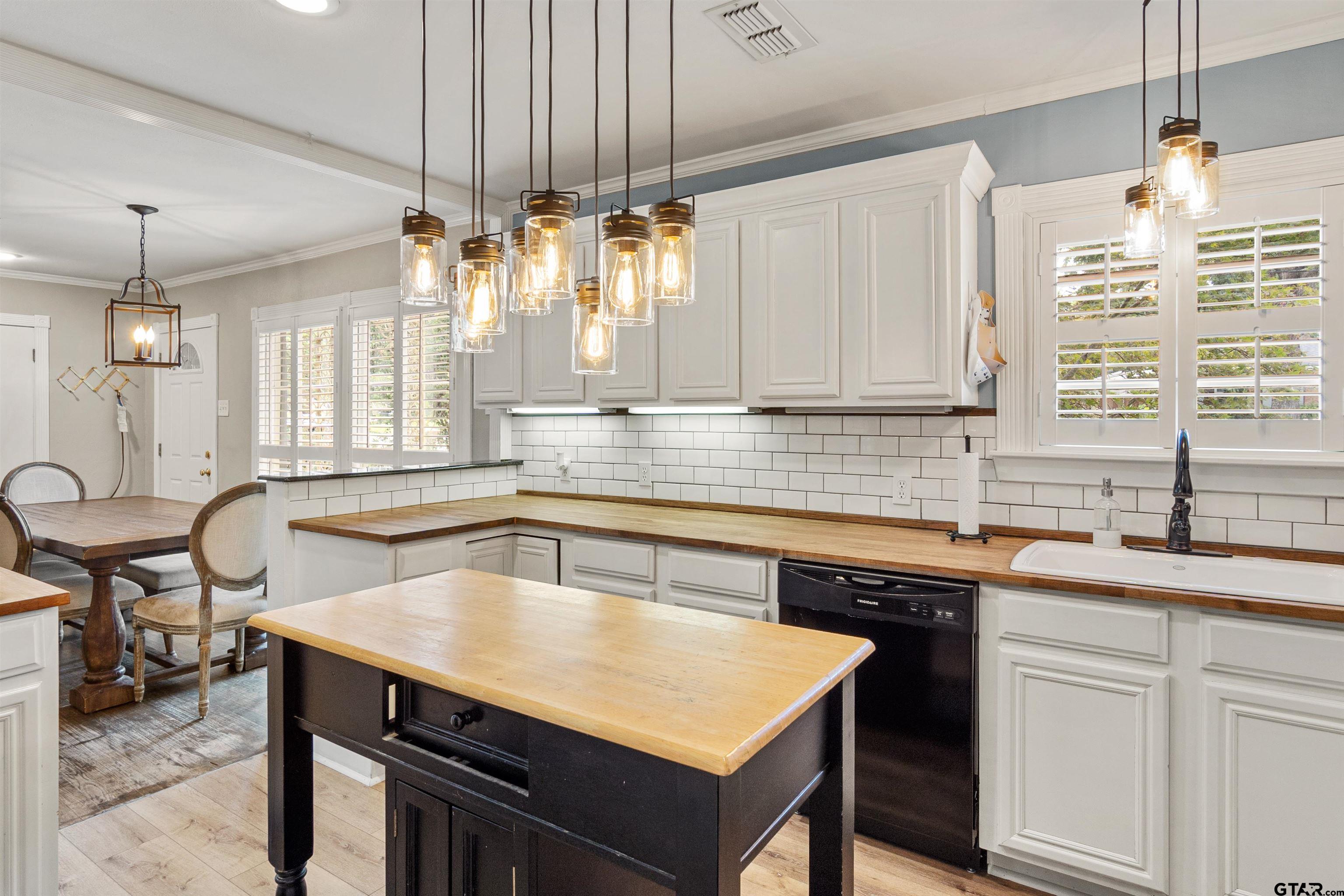 1738 Sampson Drive Tyler, TX 75701 - Photo 13 of 26