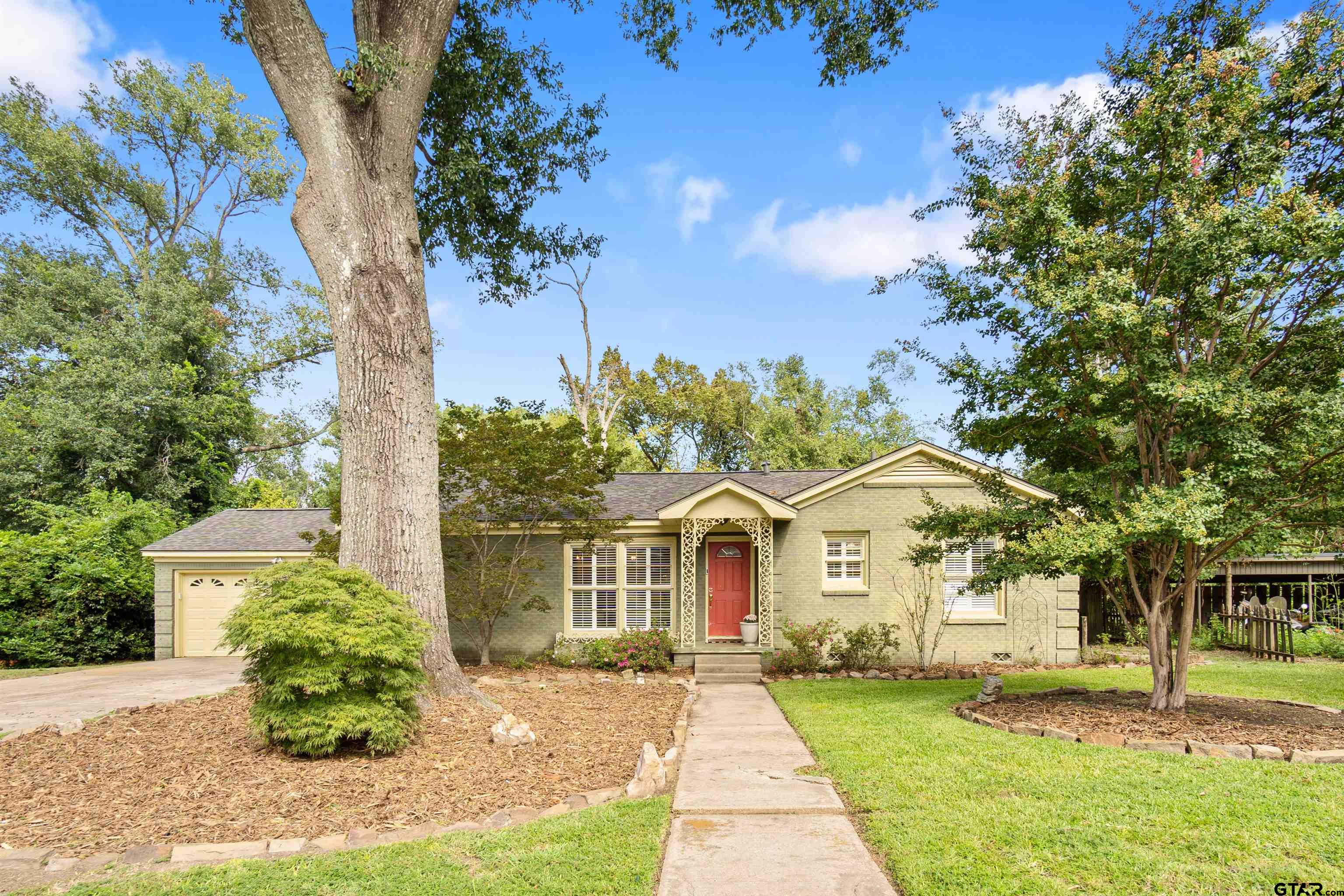 1738 Sampson Drive Tyler, TX 75701 - Photo 2 of 26