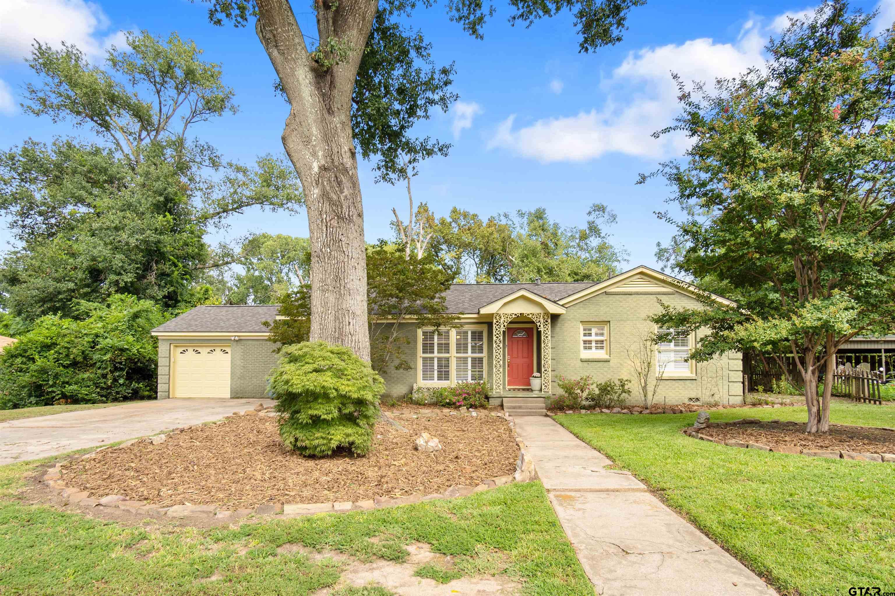 1738 Sampson Drive Tyler, TX 75701 - Photo 3 of 26