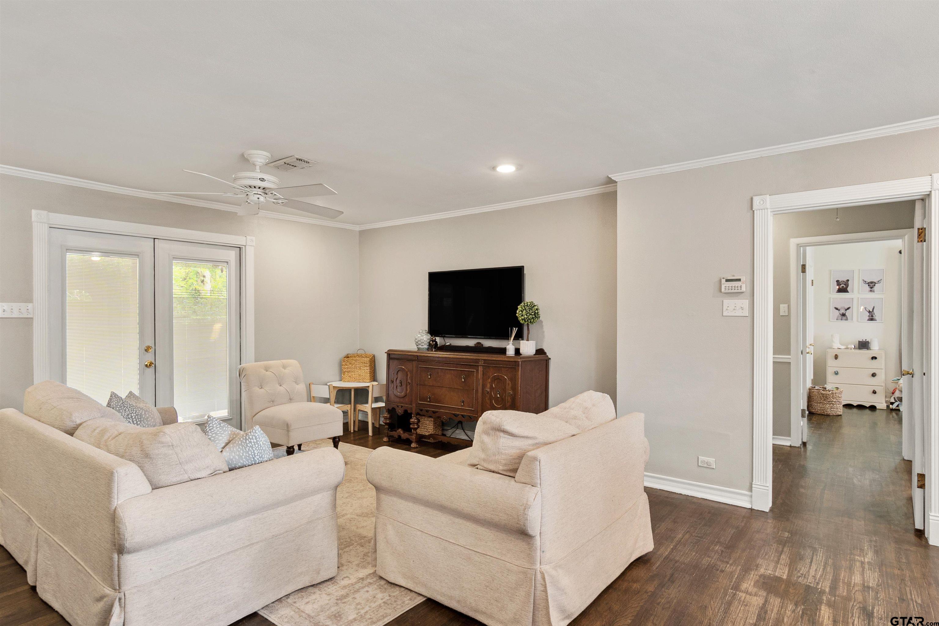 1738 Sampson Drive Tyler, TX 75701 - Photo 7 of 26