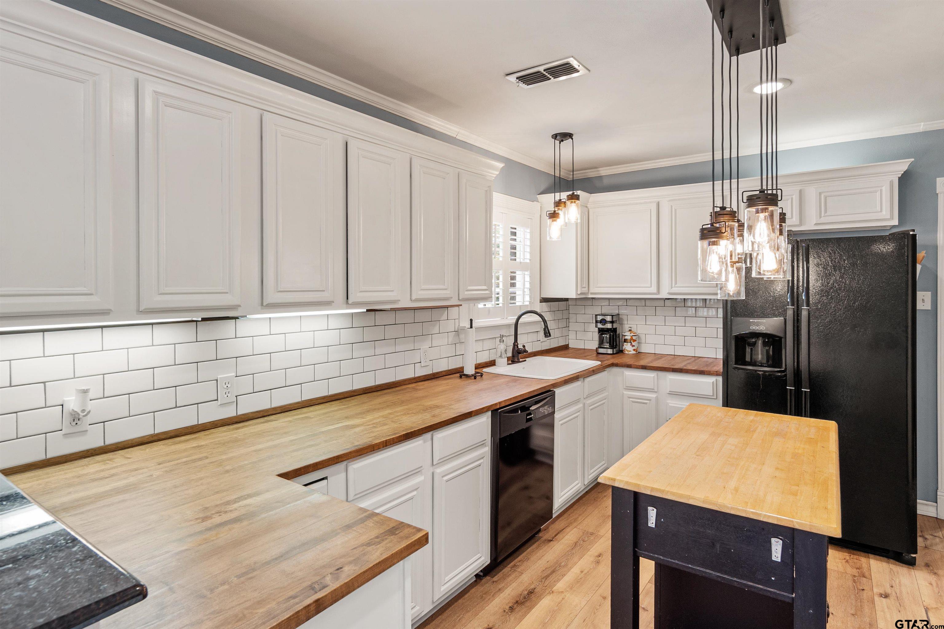 1738 Sampson Drive Tyler, TX 75701 - Photo 10 of 26