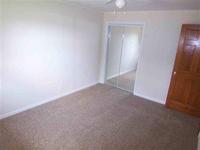 1449 South Van Vleet Road Flushing, MI 48433 - Photo 5 of 8 20177896-4.JPG