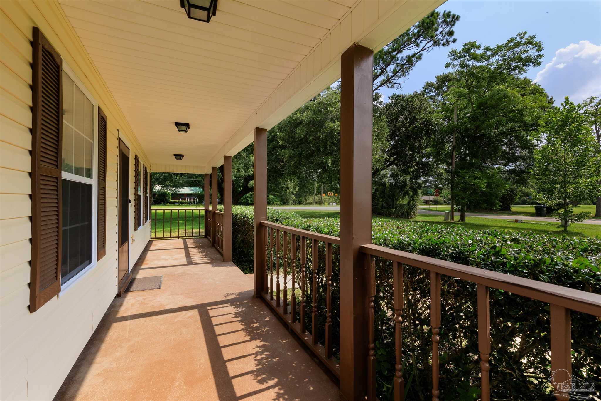 2641 Stefani Road Cantonment, FL 32533 - Photo 5 of 25 Gallery Image 5