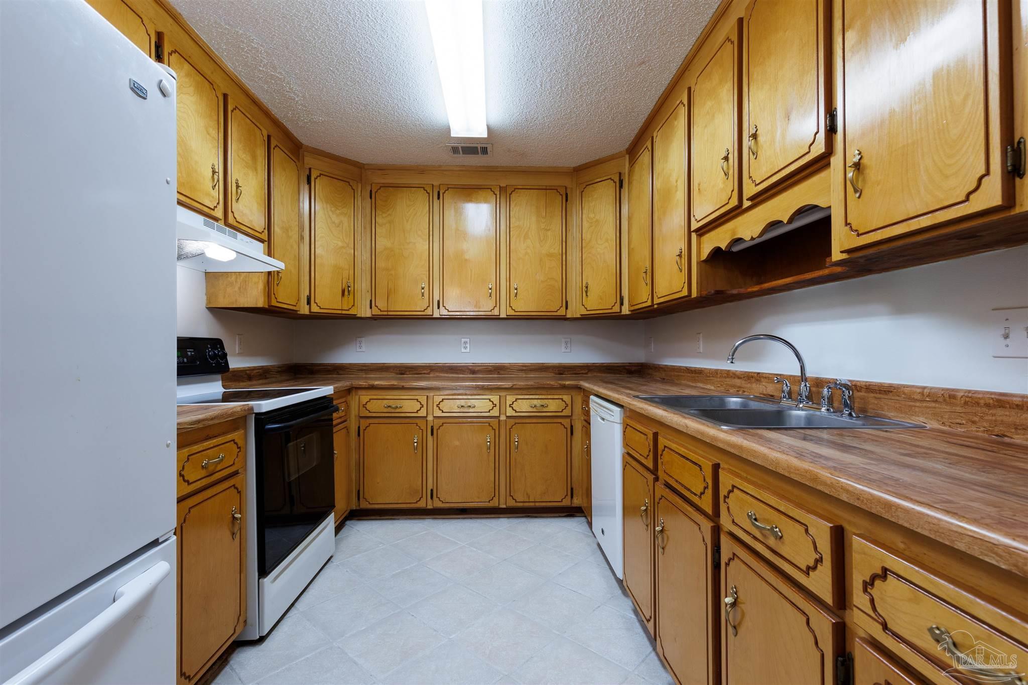 2641 Stefani Road Cantonment, FL 32533 - Photo 10 of 25 Gallery Image 10
