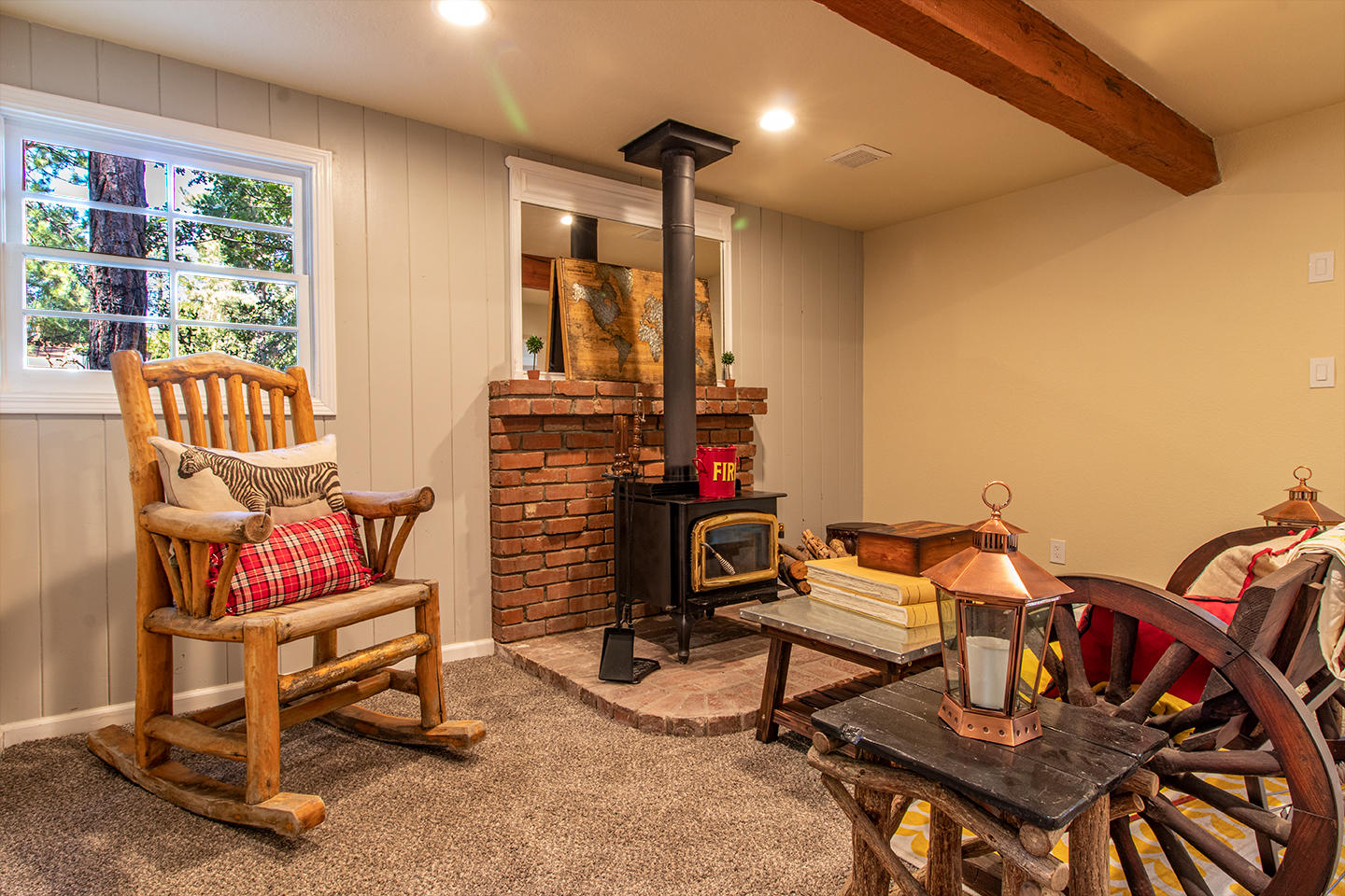 53475 Tollgate Road Idyllwild, CA 92549 - Photo 17 of 46 a workspace with furniture and a window